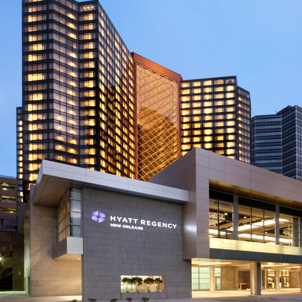 德國科隆麗晶凱悅酒店：胡桃木地板