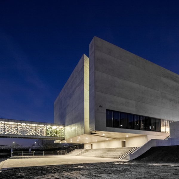 裂縫博物館：單拼煙熏橡木